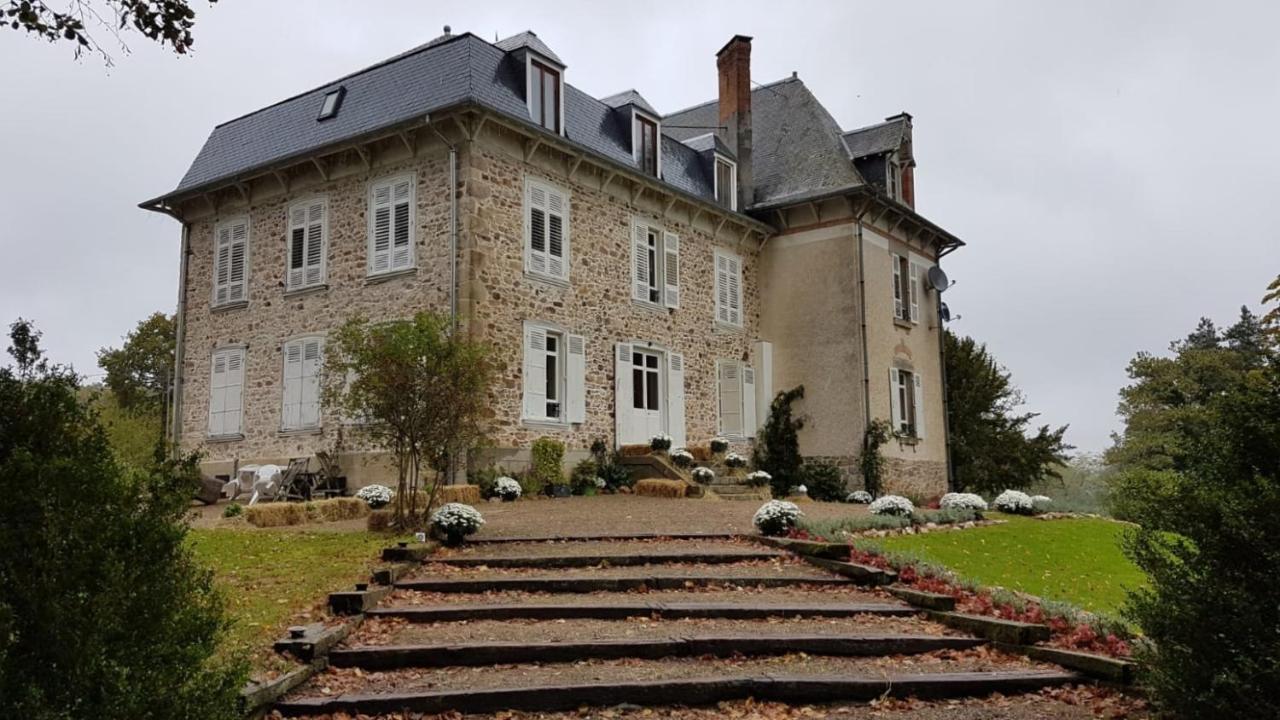Domaine Du Castellare Acomodação com café da manhã Le Chalard Exterior foto